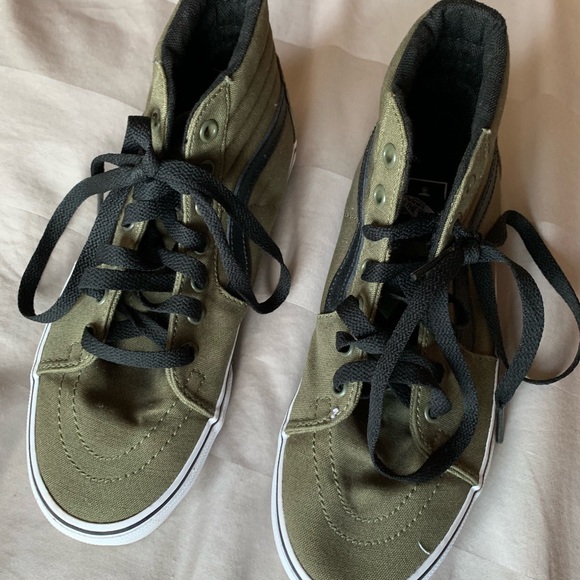 Vans Shoes - Army green and black skate shoes size kids 3.0 Vans Shoes - Army green and black skate shoes size kids 3.0